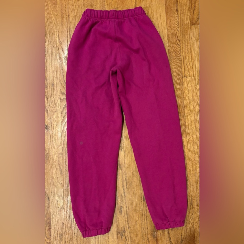Lululemon Scuba Mid-Rise Oversized Jogger *Regular
Ripened Raspberry size XXS - Picture 11 of 14